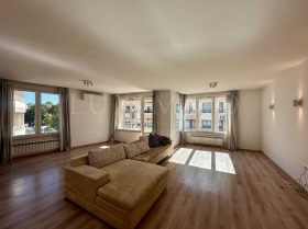 МНОГОСТАЕН, 251 m2