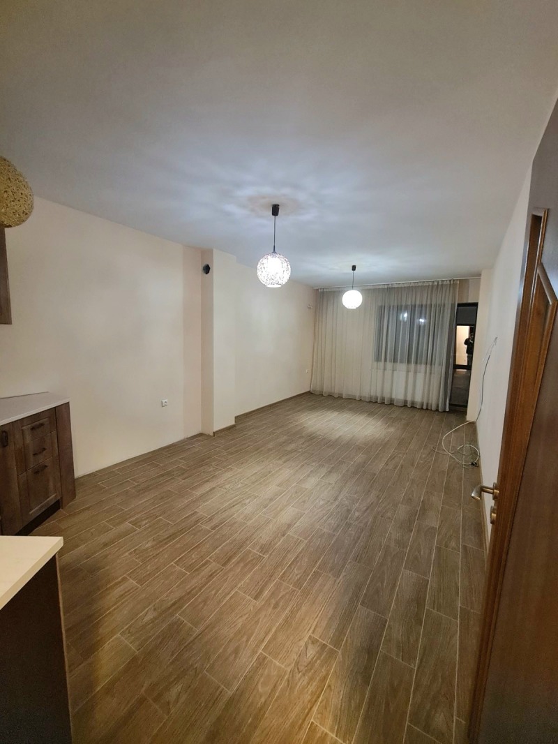 Para alugar  1 quarto Ruse , Vazrajdane , 77 m² | 46626501 - imagem [3]