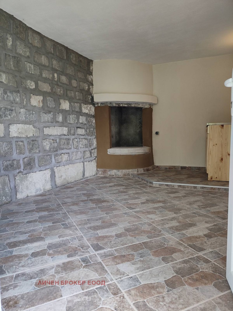 För uthyrning  Hus Golv Sofia , Vladaja , 80 kvm | 69120762 - bild [11]