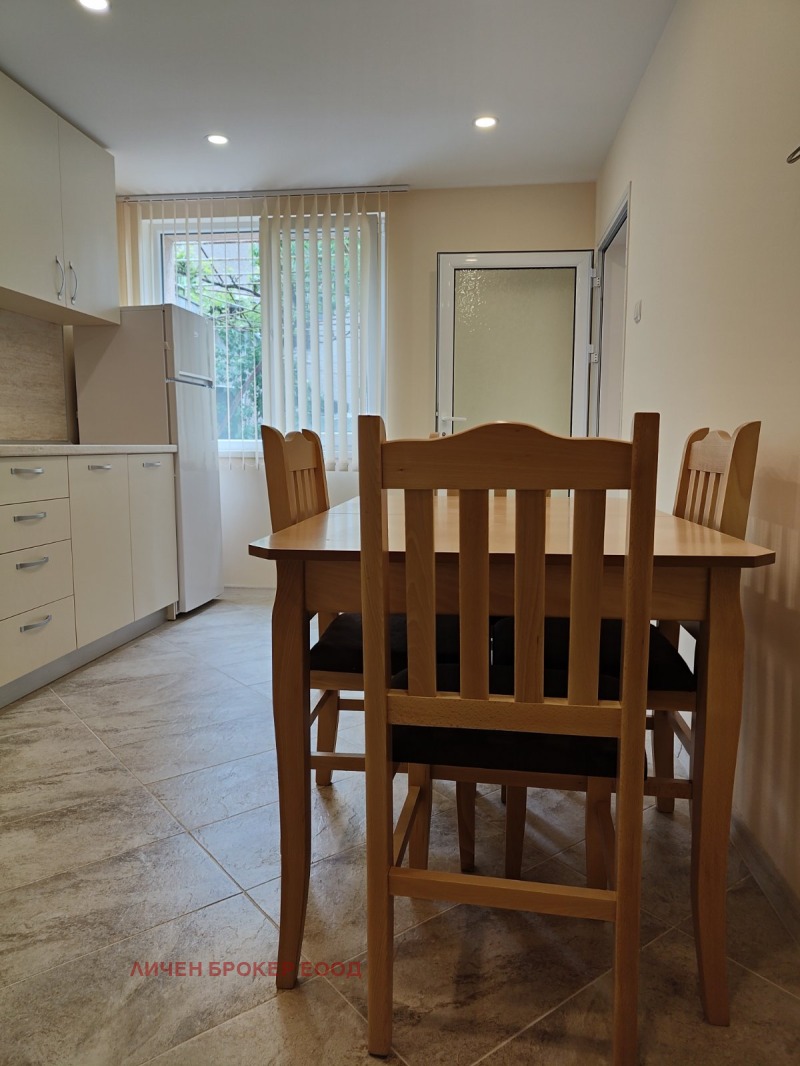För uthyrning  Hus Golv Sofia , Vladaja , 80 kvm | 69120762 - bild [3]