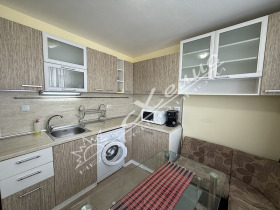 1 sovrum Lazur, Burgas