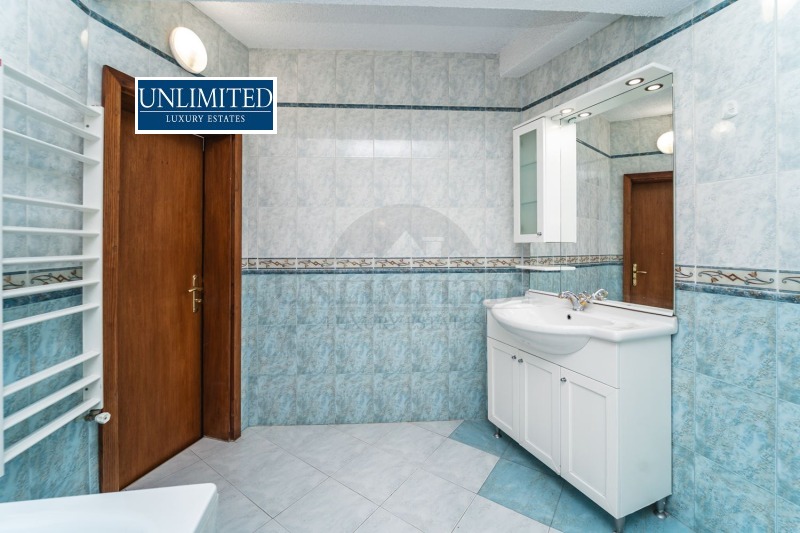 Дава под наем 4-СТАЕН, гр. София, Лозенец, снимка 15 - Апартаменти - 53536683