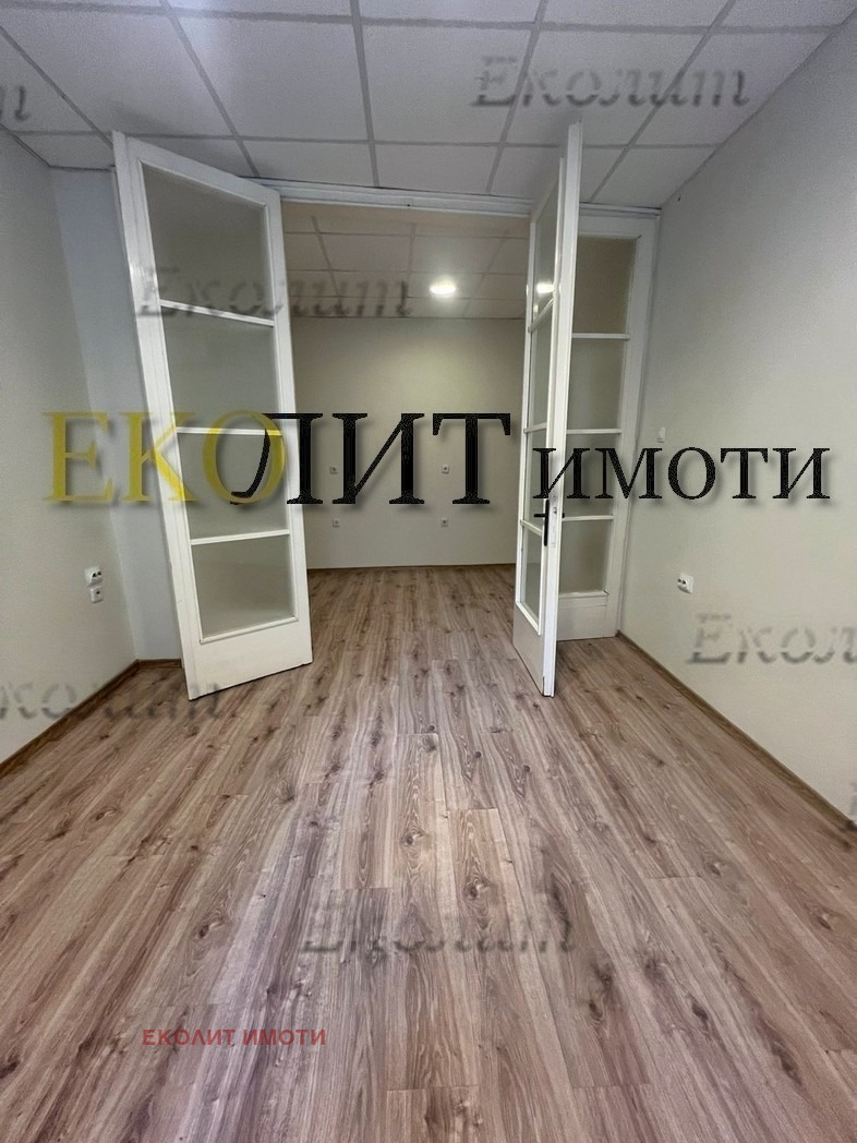 K pronájmu  Kancelář Sofia , Centar , 50 m2 | 31897688