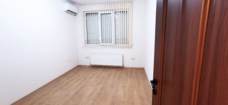 Дава под наем ОФИС, гр. Пловдив, Тракия, снимка 12 - Офиси - 53128908