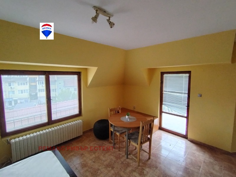 Kiadó  Tetőtér Ruse , Hasove , 33 négyzetméter | 37975569