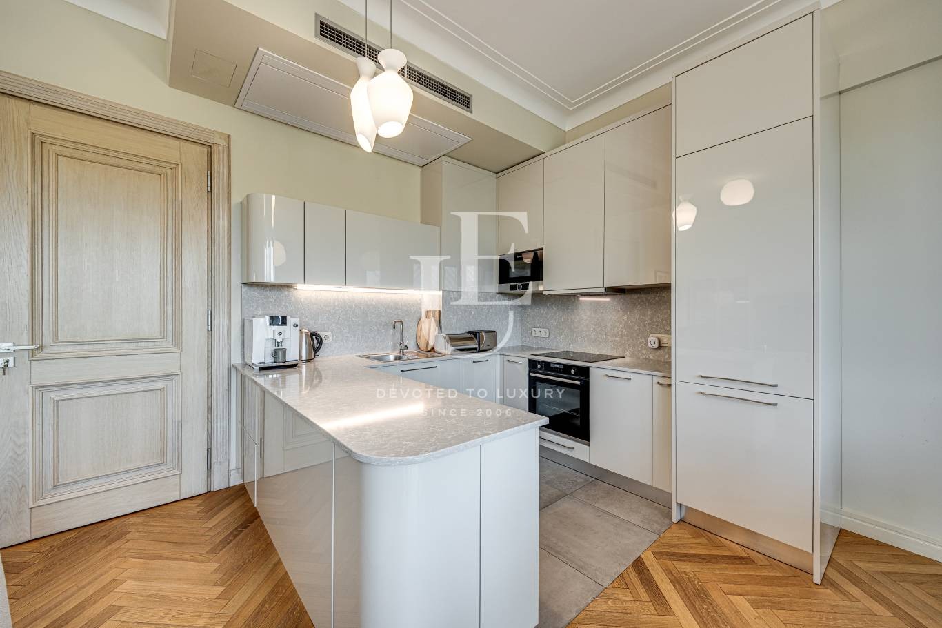 Дава под наем 3-СТАЕН, гр. София, Лозенец, снимка 6 - Апартаменти - 53725523