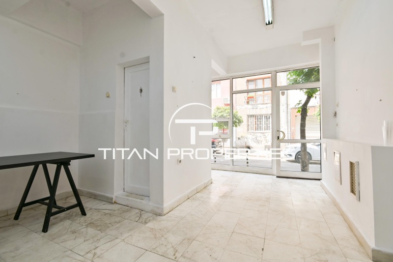 Издаје се  Схоп Софија , Центар , 30 м2 | 99746537