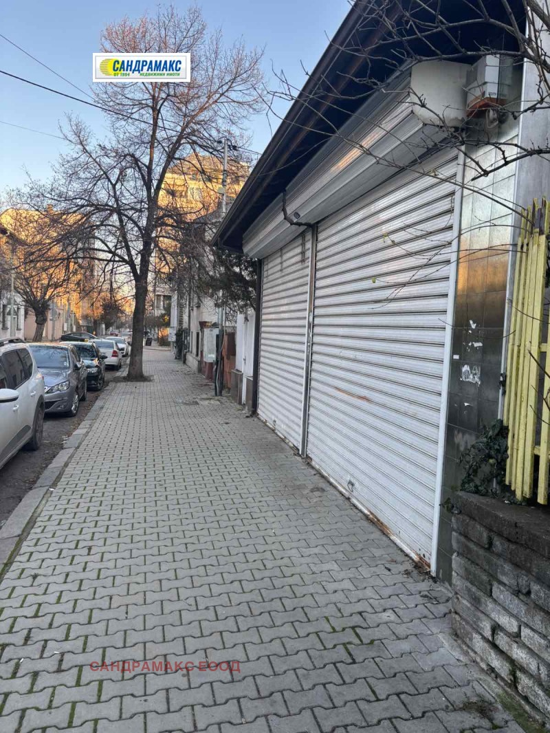 Дава под наем МАГАЗИН, гр. София, Център