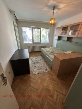 2 makuuhuonetta Tsentar, Sofia