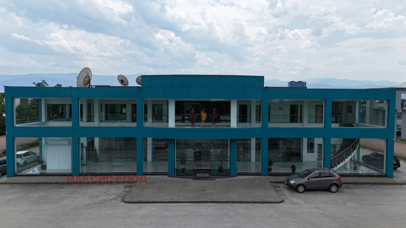 Da affittare  Negozio Plovdiv , Peshtersko shose , 1090 mq | 73933855