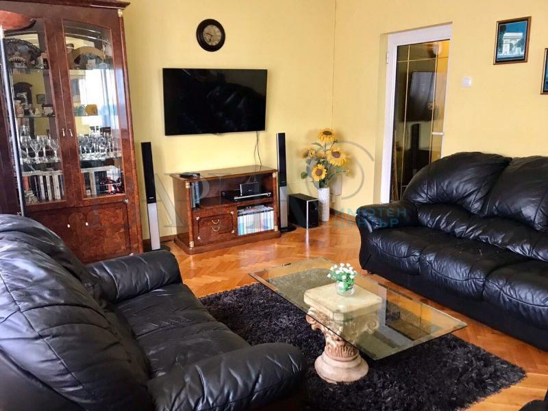 Дава под нем  3-стаен, град Варна, ВИНС-Червен площад •  475 EUR • ID 90791492 — holmes.bg - [1] 
