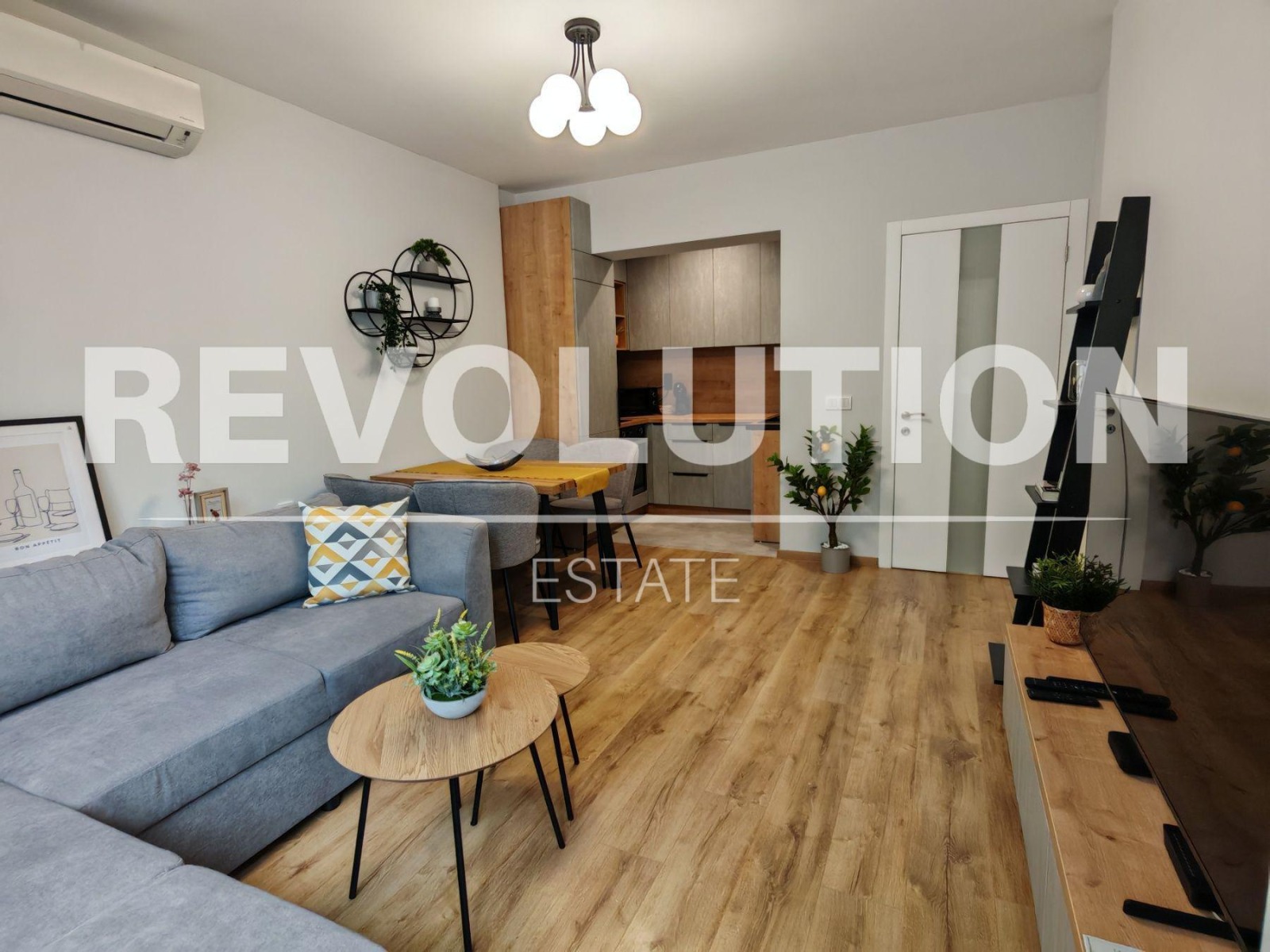 Дава под наем 2-СТАЕН, гр. Варна, Център