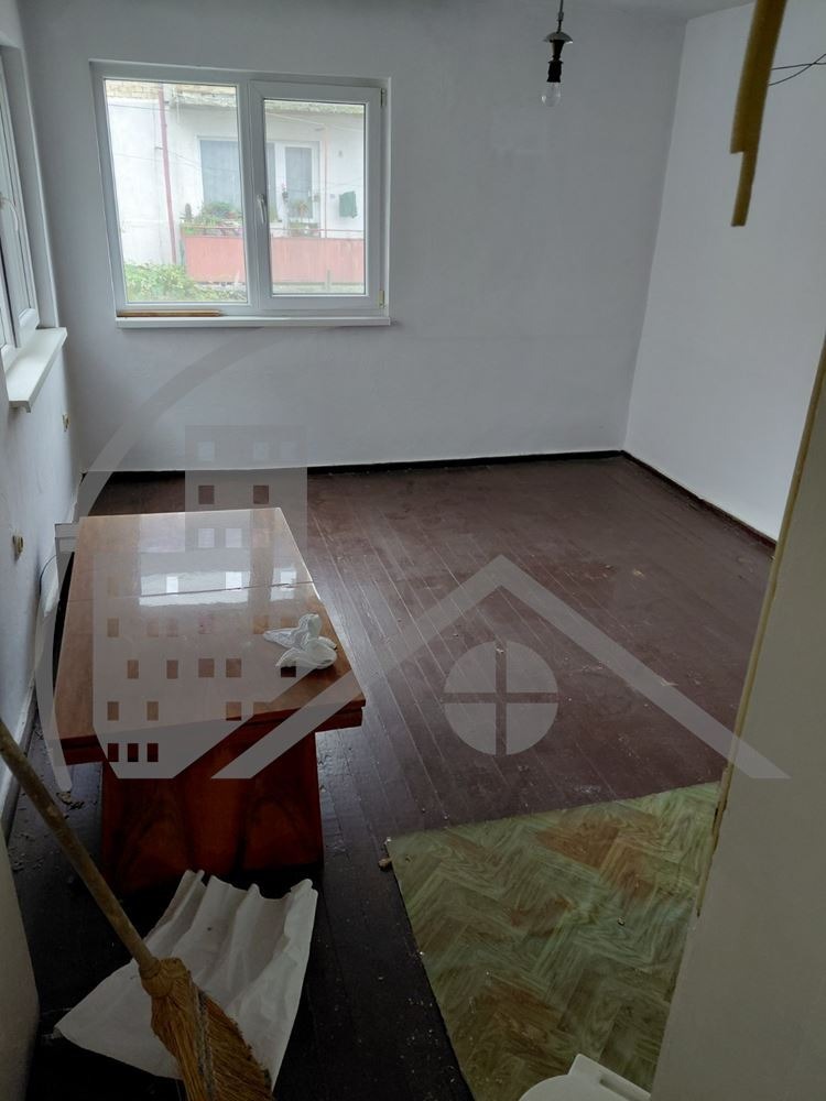 Дава под наем КЪЩА, гр. Варна, Аспарухово, снимка 2 - Къщи - 52430485