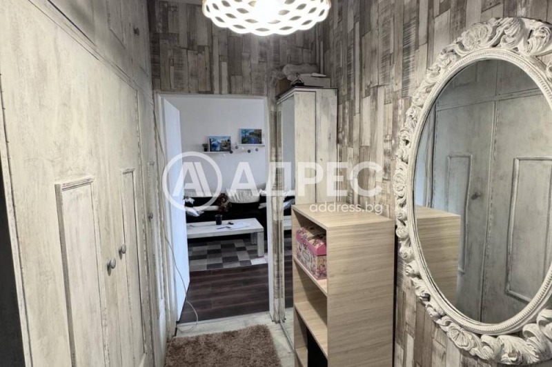 Zu vermieten  1 Schlafzimmer Sofia , Poligona , 70 qm | 83617044