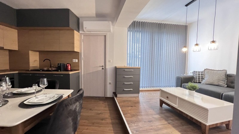För uthyrning  2 sovrum Varna , Centar , 70 kvm | 93765986