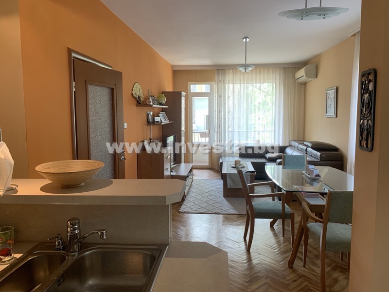 De inchiriat  2 dormitoare Plovdiv , Țentâr , 91 mp | 35504357