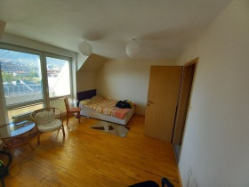 För uthyrning Studio