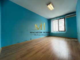 2 bedroom Vazrazhdane, Burgas 2