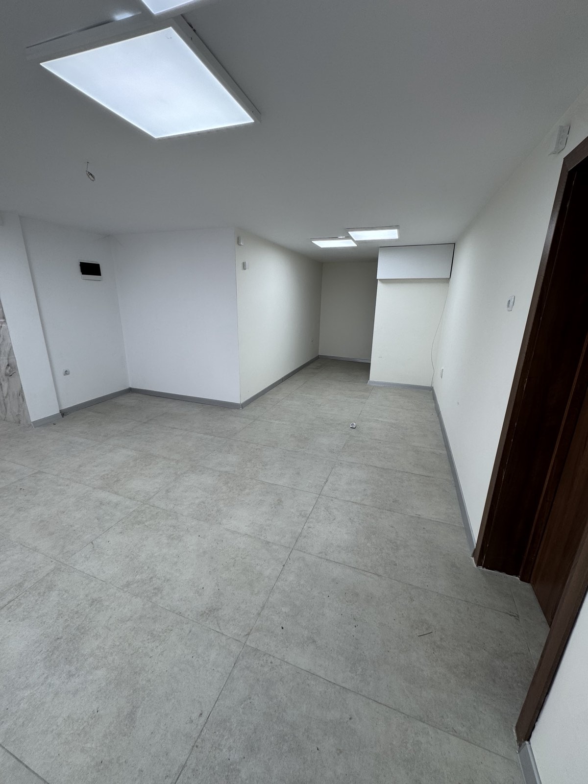 Дава под наем МАГАЗИН, гр. Варна, Център, снимка 3 - Магазини - 53764862