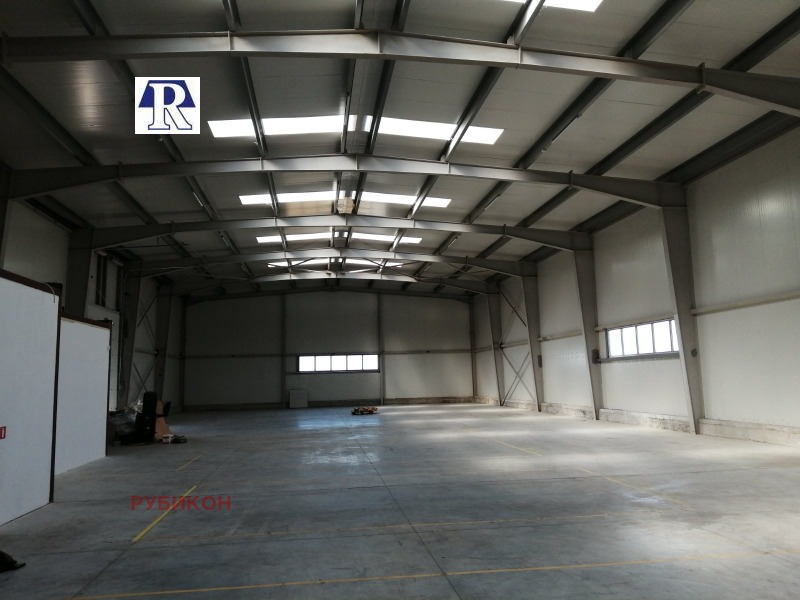 K pronájmu  Úložný prostor Plovdiv , Industrialna zona - Sever , 2600 m2 | 11747141 - obraz [5]