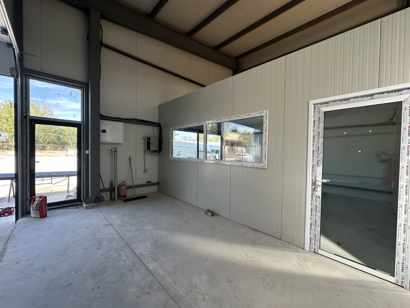 Дава под наем СКЛАД, гр. Шумен, Тракия, снимка 3 - Складове - 53163108