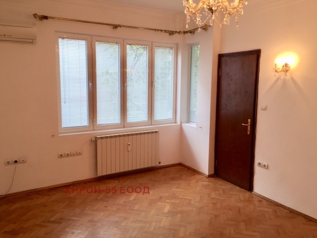 Дава под наем 2-СТАЕН, гр. София, Център, снимка 2 - Апартаменти - 53930843