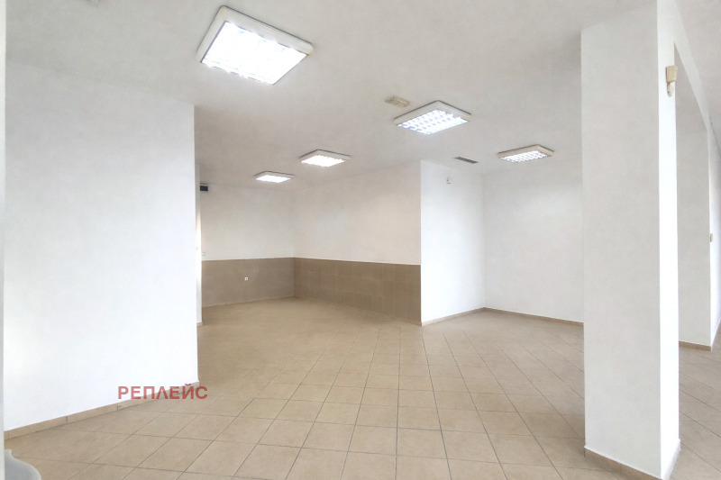 Дава под наем МАГАЗИН, гр. Варна, Владислав Варненчик 1, снимка 2 - Магазини - 53040885