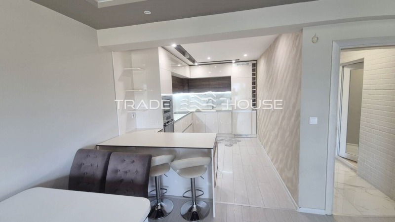 Дава под нем  3-стаен, град Пловдив, Кършияка •  850 EUR • ID 21687942 — holmes.bg - [1] 