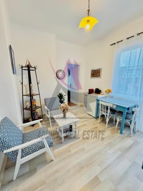1 chambre Tsentar, Varna