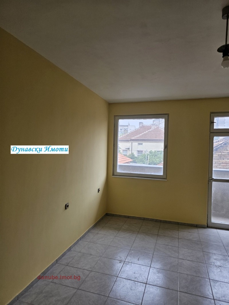 De inchiriat  3 dormitoare Ruse , Hâșove , 120 mp | 12331370 - imagine [8]