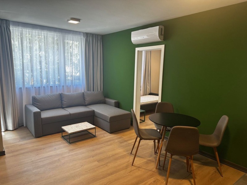 Дава под наем  3-стаен град София , Център , 95 кв.м | 34439303