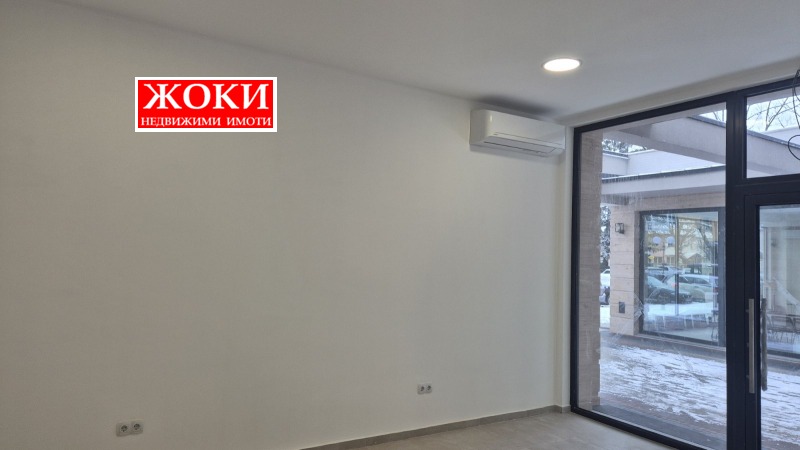 Дава под наем МАГАЗИН, гр. Перник, Център