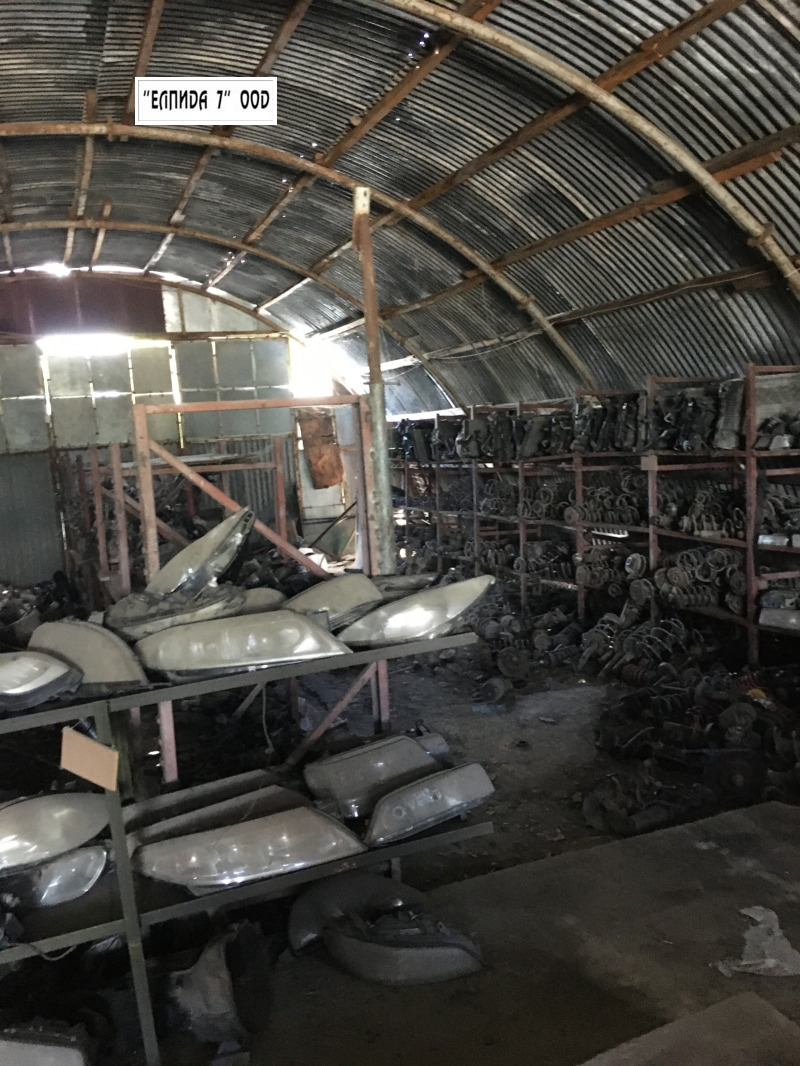 De inchiriat  Cladire industriala Pleven , Industrialna zona - Zapad , 2650 mp | 90070976