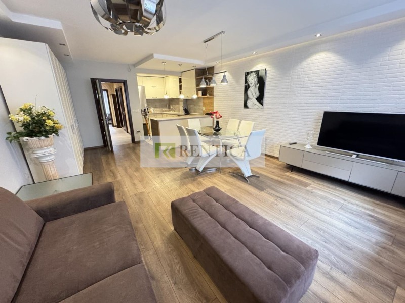 Zu vermieten  1 Schlafzimmer Warna , Zentar , 68 qm | 26235379