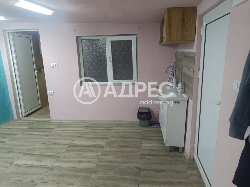 Дава под Наем ОФИС в област Пловдив, гр. Карлово - 33 кв.м / 245 € » 479.18 лв., АДРЕС КАРЛОВО