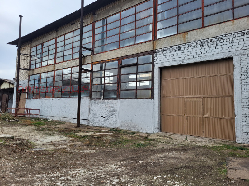 Дава под Наем ПРОМ. ПОМЕЩЕНИЕ в град Пловдив, Въстанически - 560 кв.м / 1 500 € » 2 933.75 лв.