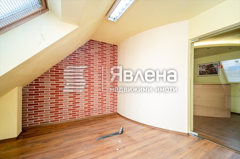 Te huur  Maisonnette Sofia , Borovo , 282 m² | 18484327 - afbeelding [4]