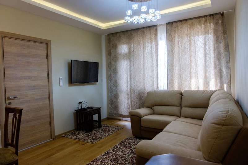 Дава под Наем 3-СТАЕН в град Пловдив, Център - 90 кв.м / 650 € » 1 271.29 лв., ПРОГРЕС