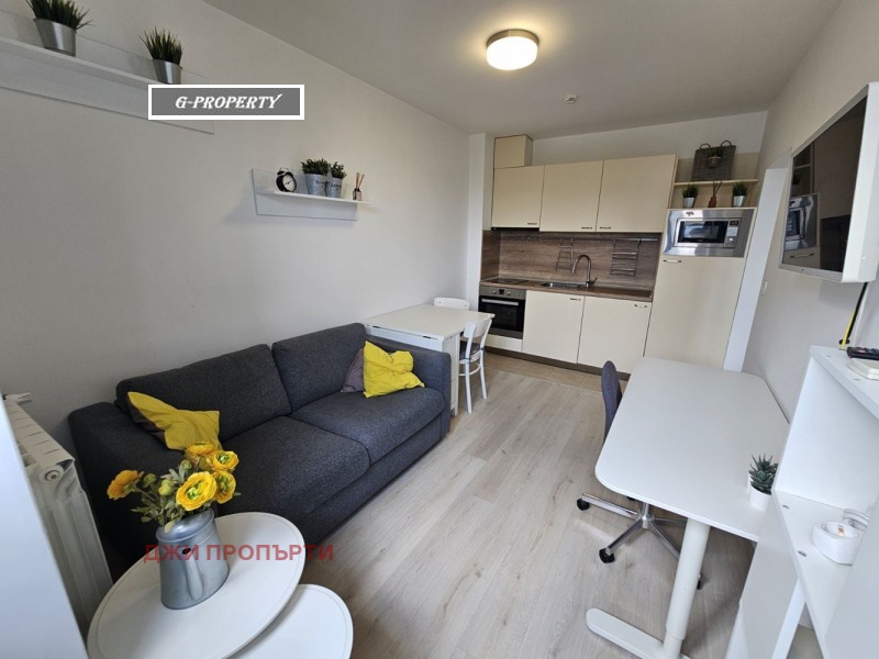 Издаје се  1 спаваћа соба Софија , Дарвеница , 50 м2 | 93755552