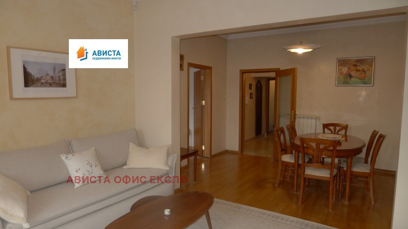 För uthyrning  1 sovrum Sofia , Doktorski pametnik , 75 kvm | 26140375 - bild [3]