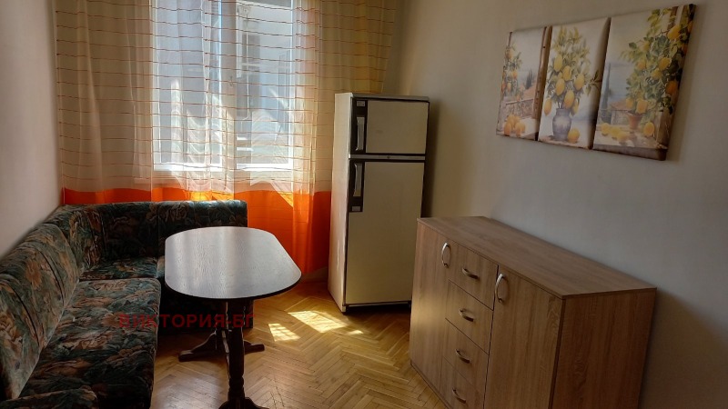 Te huur  1 slaapkamer Plovdiv , Tsentar , 60 m² | 27859708