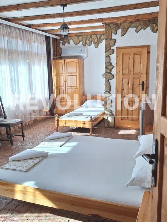 Дава под наем КЪЩА, гр. Варна, Галата, снимка 2 - Къщи - 51929666