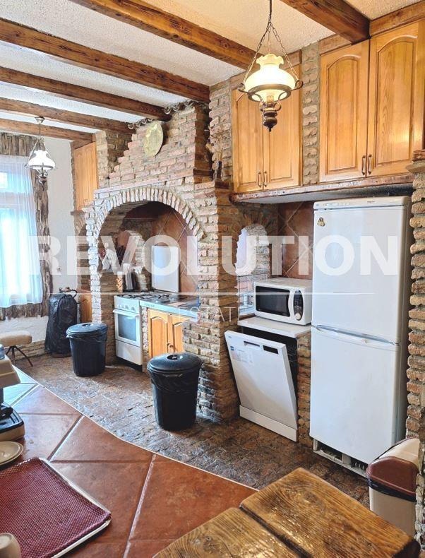 Дава под наем КЪЩА, гр. Варна, Галата, снимка 3 - Къщи - 51929666