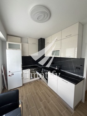 1 quarto Sveta Troica, Sofia 5