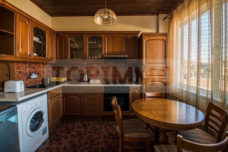 Издаје се  2 спаваће собе Варна , Операта , 110 м2 | 96338091