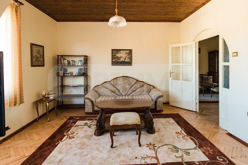 Издаје се  2 спаваће собе Варна , Операта , 110 м2 | 96338091 - слика [2]