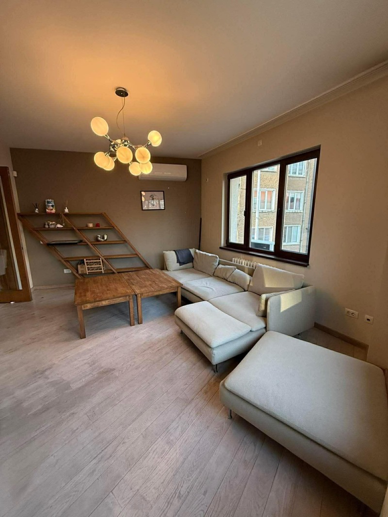 Дава под наем 3-СТАЕН, гр. София, Център