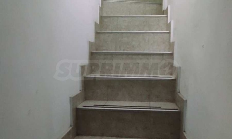 Дава под наем МАГАЗИН, гр. Варна, Христо Ботев, снимка 12 - Магазини - 53094712