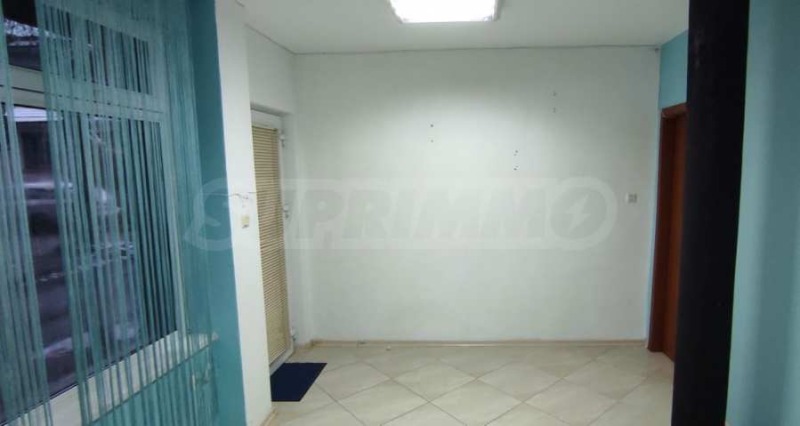 Дава под наем МАГАЗИН, гр. Варна, Христо Ботев, снимка 4 - Магазини - 53094712