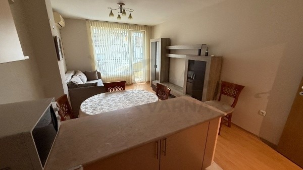 Дава под наем 2-СТАЕН, гр. Варна, Център, снимка 2 - Апартаменти - 54222267